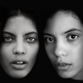 LP Ibeyi IBEYI CONDITION : NEW 국가 : EU 레이블 : Beggars Banquet - XL 년도 : 2015 커버