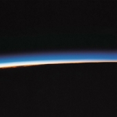 LP Curve Of The Earth MYSTERY JETS CONDITION : NEW 국가 : EU 레이블 : Universal - Carlone 년도 : 2015 커버