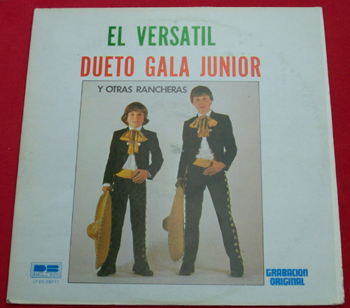 USED LP Dueto gala junior EL VERSATIL CONDITION : COVER : EX - DISC : P 국가 : USA 레이블 : Belter original first press 년도 : 1981 커버
